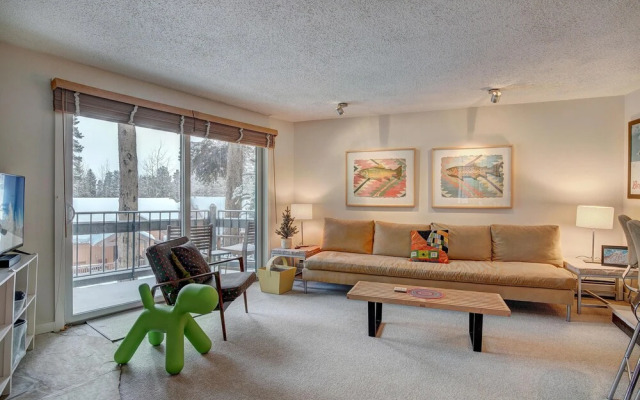 Scandi Chic Condo near Main Street