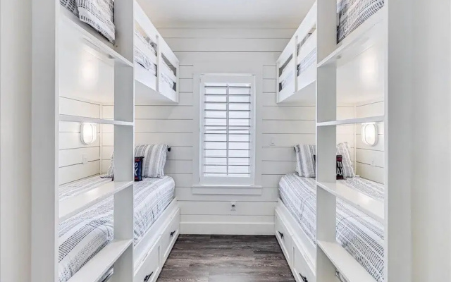 The Rendezvous 310 GR