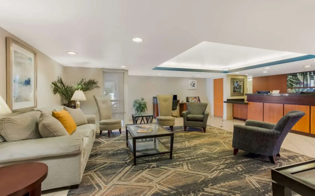 SureStay Plus Hotel by Best Western Scottsdale North (ex.Fairfield Inn by Marriott Scottsdale North)