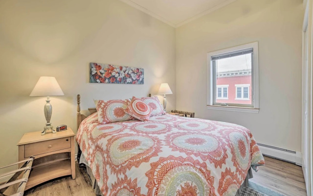 Downtown Loft Apartment, Steps to Riverfront!