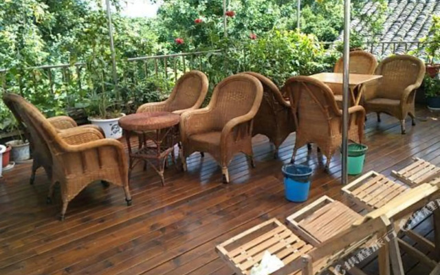 Pingle Ancient Town Lijiang Hostel