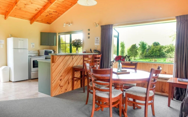 Kiwi Park Motels & Holiday Park