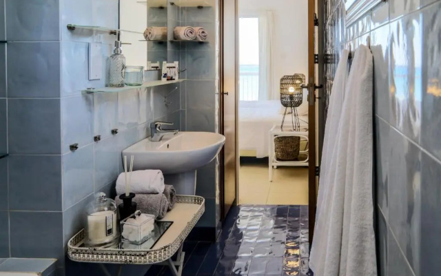 Phaedrus Living: Seaside Luxury Villa Anafi