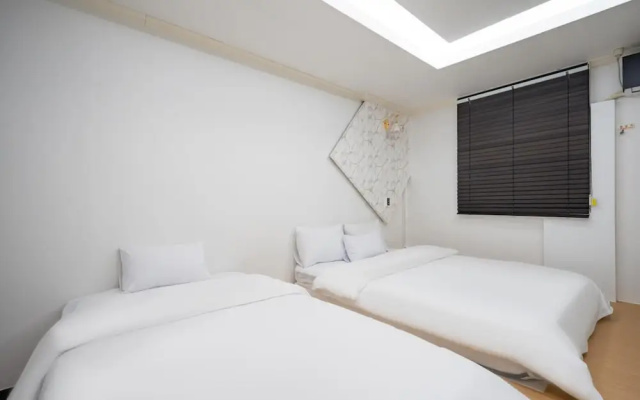 Gumi Indong Hotel Oia