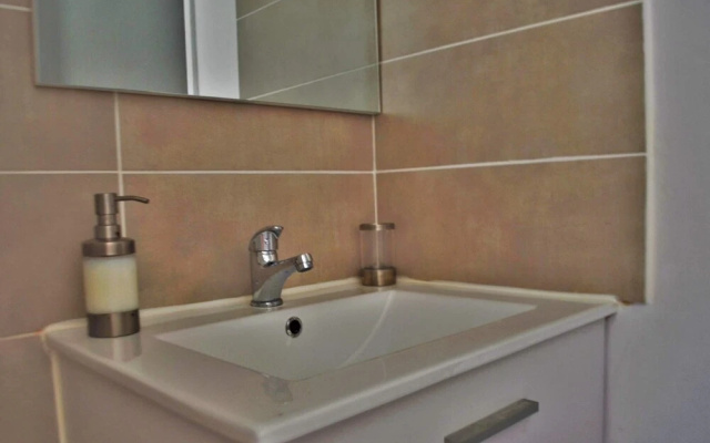 Beautiful New Apartment at Saint-Charles Station