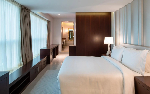 Отель Four Points by Sheraton Sharjah