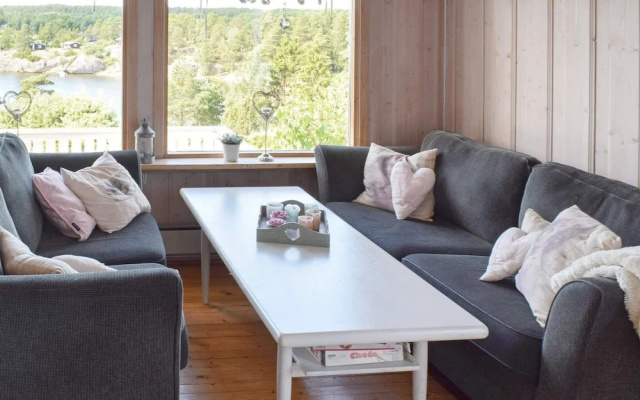 8 Person Holiday Home in Berg