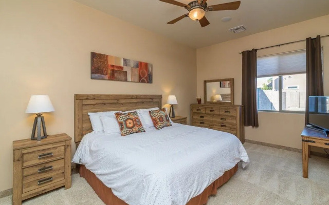 Casa Vista 4 Bedroom Home by RedAwning