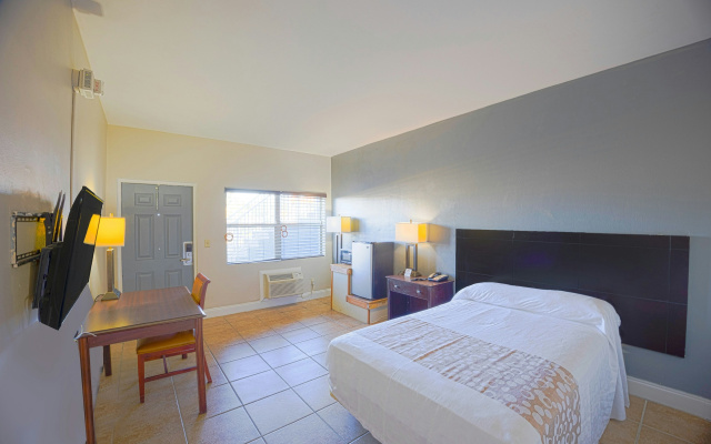 Sunrise Inn by OYO Titusville FL