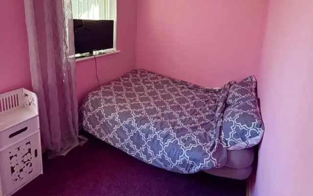 2-bed House, Sleeps 4, Garden, 10 Mins to Anfield