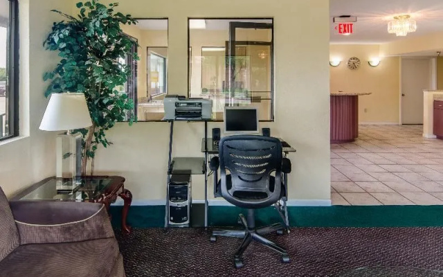Comfort Inn Brookhollow