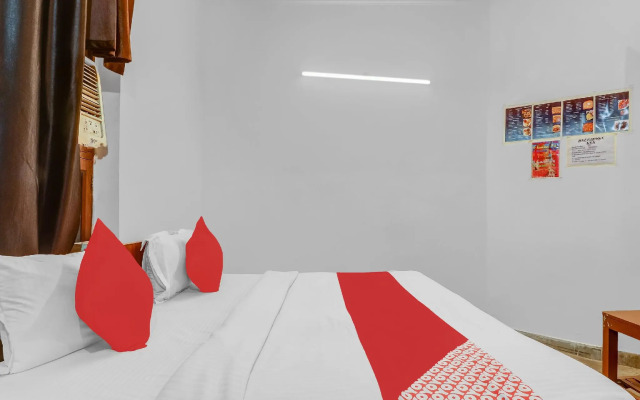 OYO Flagship 87309 Hotel Blue Moon