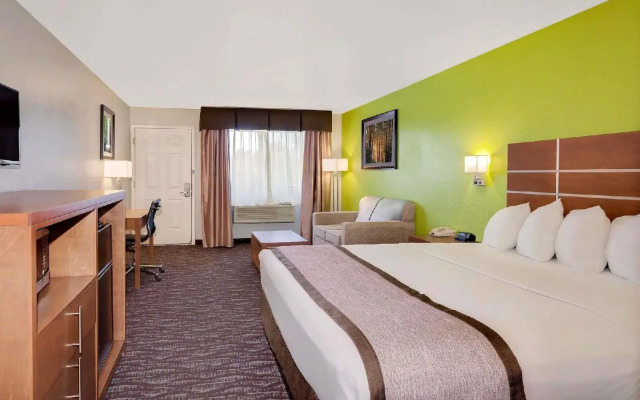 Days Inn & Suites by Wyndham Arcata