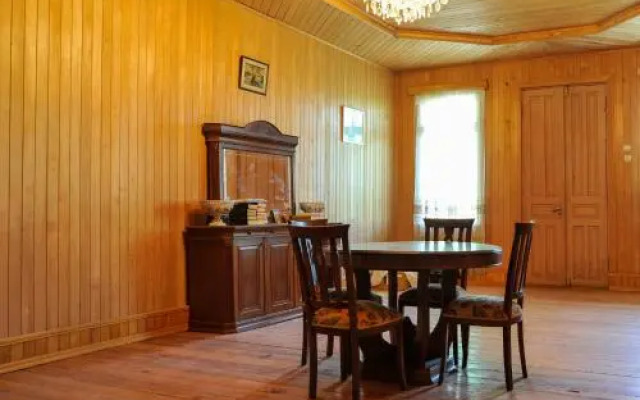 Fatkashi House