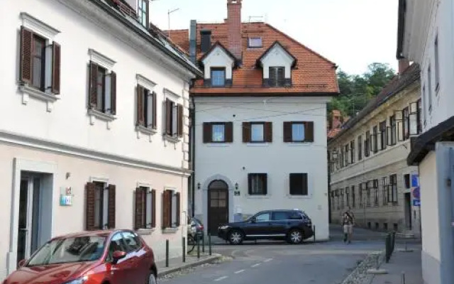 Tour As Apartment Zabjak