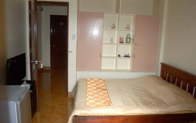 Manora Apartment