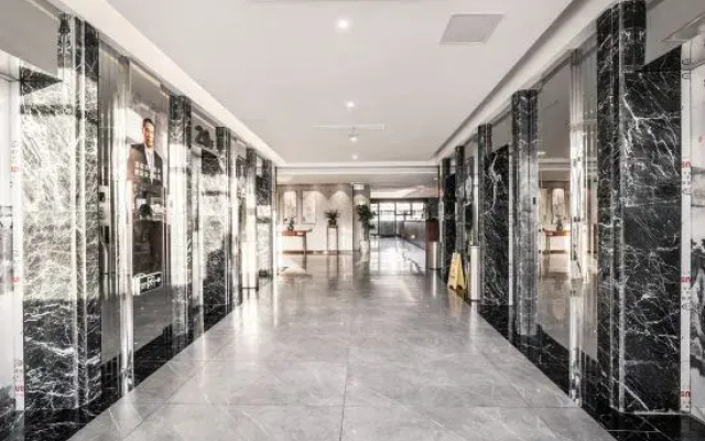 The Yi hotel