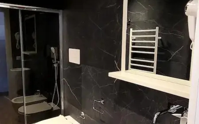 Th Luxury Central