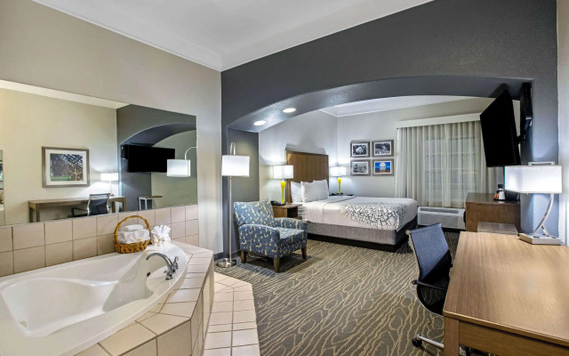 La Quinta Inn & Suites by Wyndham Manteca - Ripon