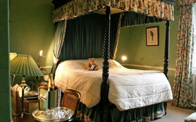 Worsley Arms Hotel
