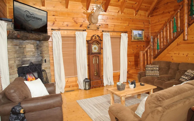 Smoky Mountain Memories 5 Bedroom Cabin