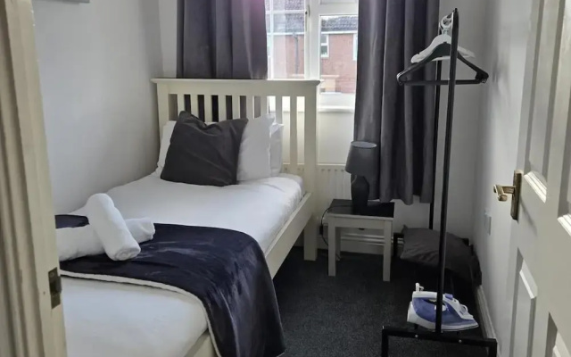 Garden - Pets - Parking - Wifi - Sleeps 2