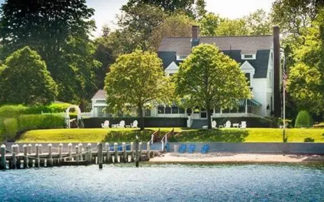 The Inn at Harbor Knoll