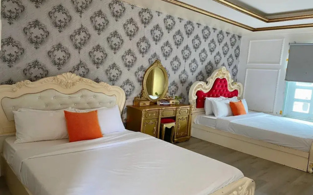 Crowne Bui Vien Hotel
