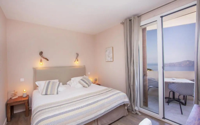 Le Scandola Hotel