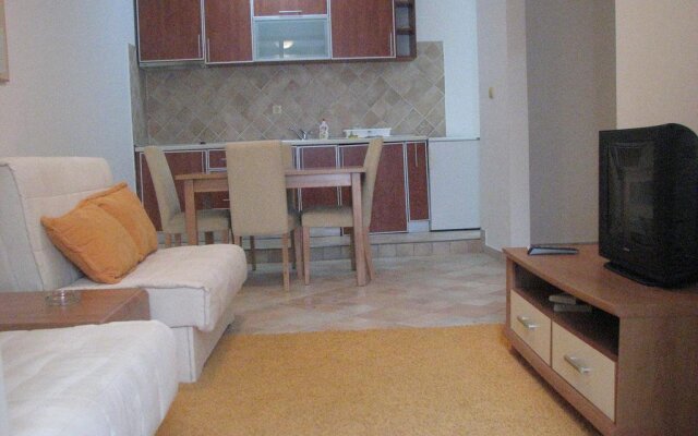 Отель Secret Garden Apartments Черногория, Свети-Стефан - отзывы, цены и фото номеров - забронировать отель Secret Garden Apartments онлайн комната для гостей
