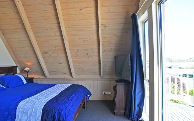 Archies Beachside Abode - Pet Friendly (Outside Only)