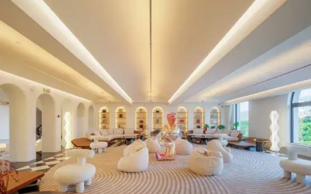 Sparkling Legend  Apartment