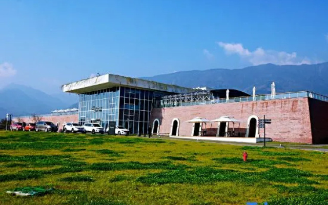 Mianzhu Huaxiang Jiulongshan Yard Hotel