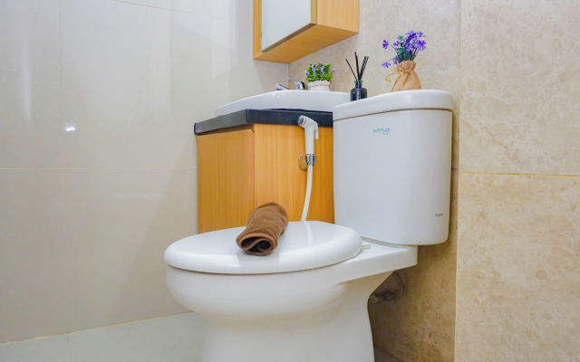 Soft Toned Studio At Transpark Cibubur Apartment