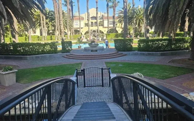 SS Luxury Apartments Island Club