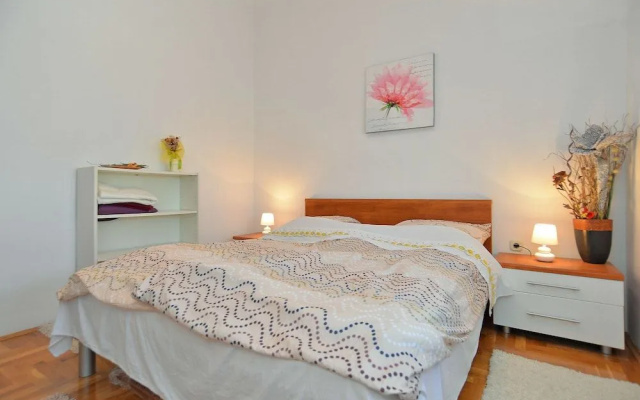 Apartment 258
