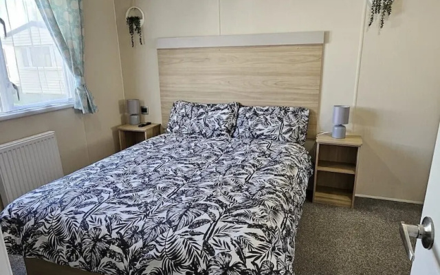 Pura Vida-stunning 2-bed Caravan in Clacton-on-sea