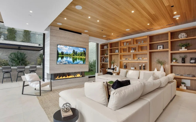 Hutton Modern