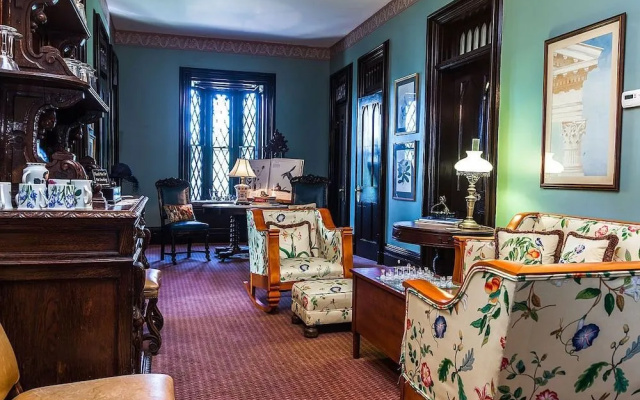 Inn at Woodhaven
