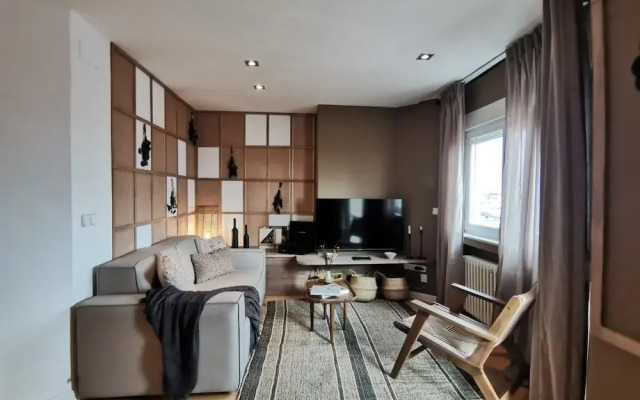 Triana - 1 Bedroom Apartment in Trafalgar