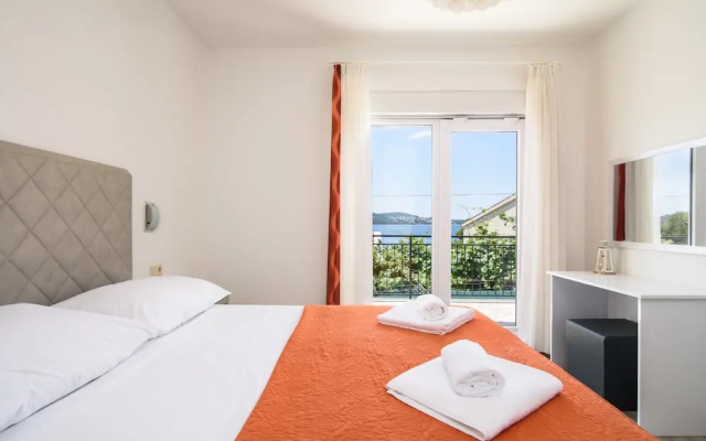A3 90m2 apt W.shared Pool & Balcony,next to Beach