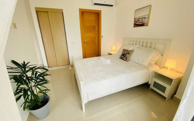 Boca del Mar Residence