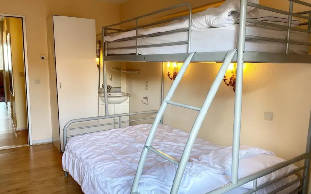 Apartment in Nieuwpoort by the Beach