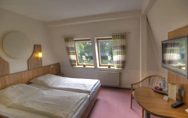 Zum grünen Walde