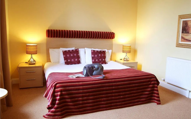 Number 10 Hotel