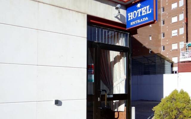 Hotel Can-Vic вид на фасад