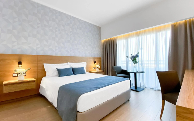 Ajax Hotel