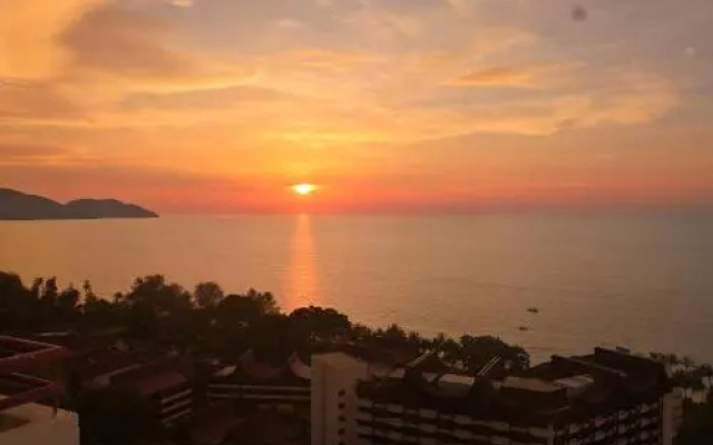 Batu Ferringhi Seaview Apartment