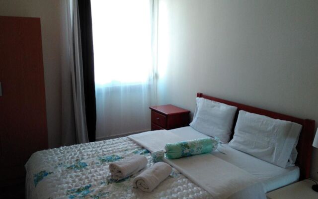 Absolut Morning Hostel Лиссабон вид на фасад