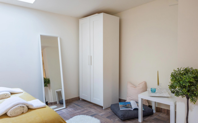 Cozy and Modern Studio Near City Center